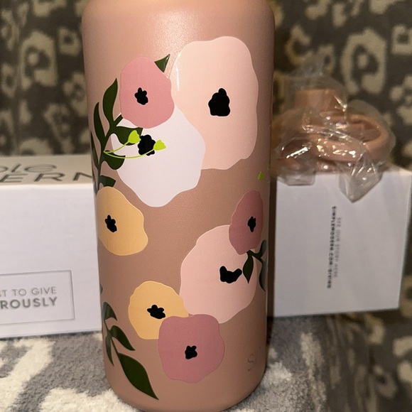 Simple Modern 32oz Summit Water Bottle with Straw & Chug Lid in Garden Party 😍 - Picture 16 of 17
